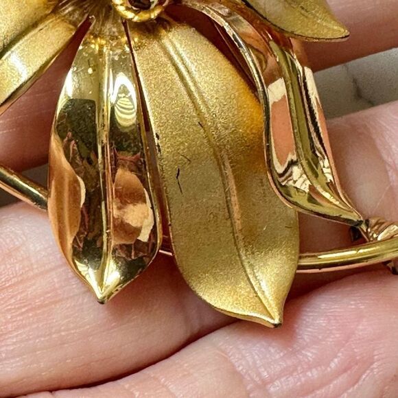 Forstner Sterling gold tone flower brooch - Picture 3 of 9